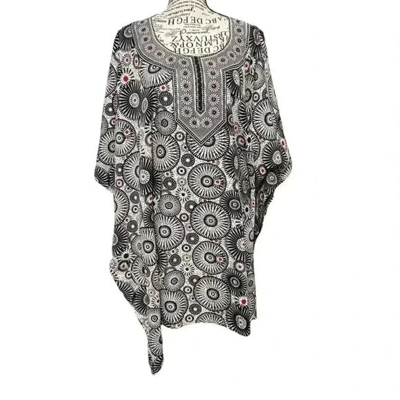 Soybury Women's White & Black Poly Caftan Swim Cover Up - Picture 1 of 13